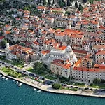 Simaris - Spacious With Terrace And Sea View *
