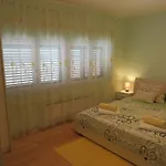 Apartman Simaris - Spacious With Terrace And Sea View *