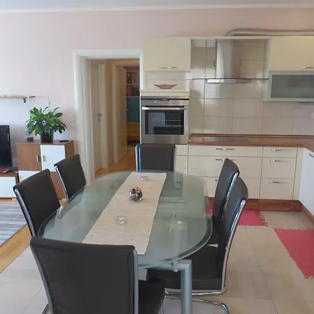 Daire Simaris - Spacious With Terrace And Sea View Šibenik