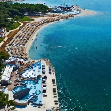 Simaris - Spacious With Terrace And Sea View * Sibenik