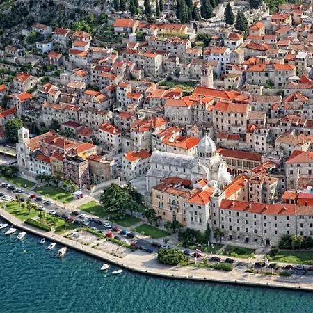 Simaris - Spacious With Terrace And Sea View *