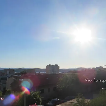 Simaris - Spacious With Terrace And Sea View