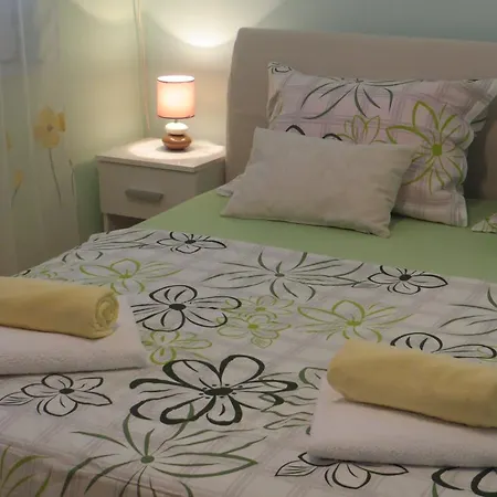 Simaris - Spacious With Terrace And Sea View *