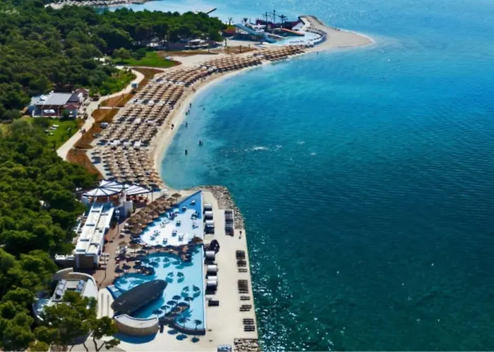 Simaris - Spacious With Terrace And Sea View * Šibenik