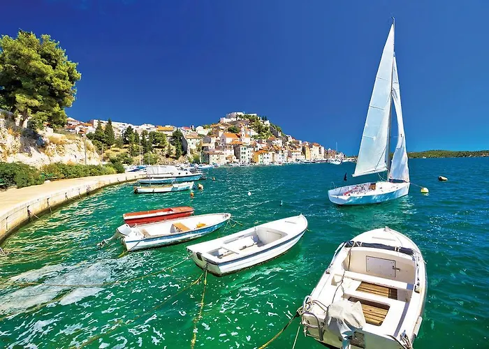 Simaris - Spacious With Terrace And Sea View Daire Šibenik