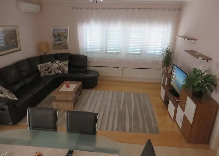 Daire Simaris - Spacious With Terrace And Sea View *