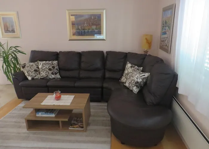 Simaris - Spacious With Terrace And Sea View Šibenik