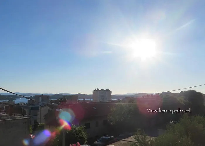 Simaris - Spacious With Terrace And Sea View