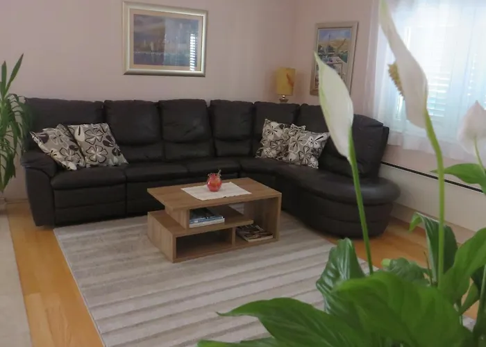 Simaris - Spacious With Terrace And Sea View Šibenik