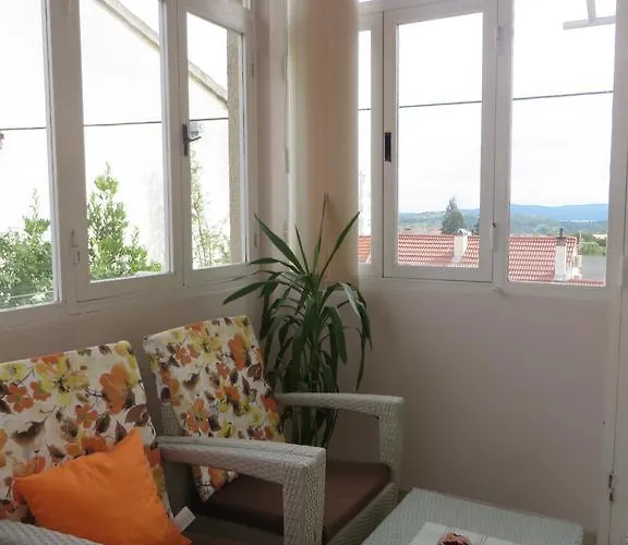 Simaris - Spacious With Terrace And Sea View Šibenik